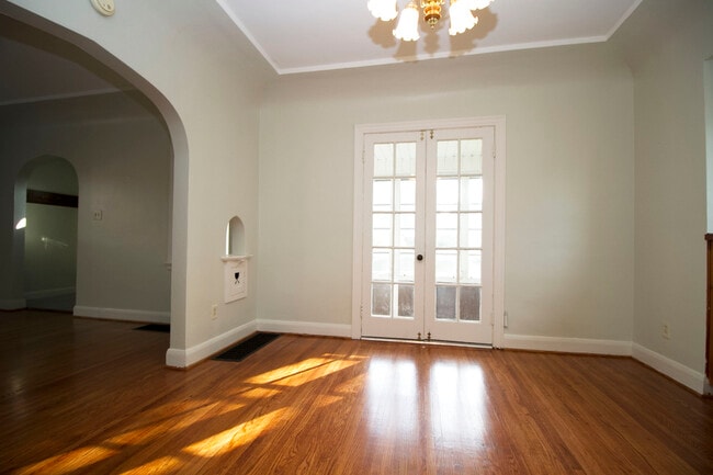 Photo - 3633 Elmhurst Rd