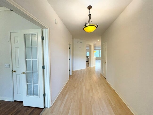 Photo - 7006 Rambollet Terrace