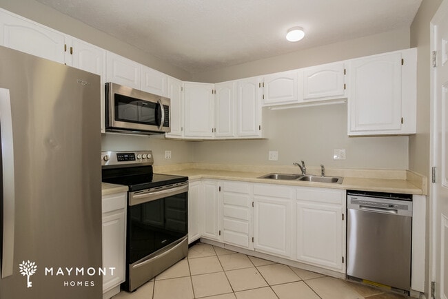 Photo - 7906 W 87th St