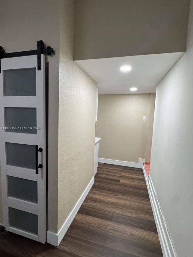 Building Photo - 620 NW 6th St Unit 620