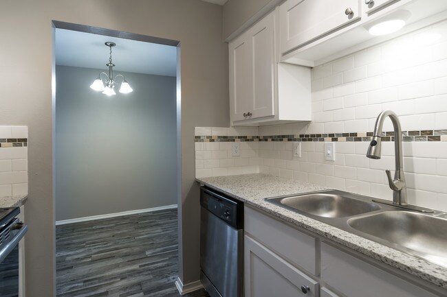 Kingswood Apartments