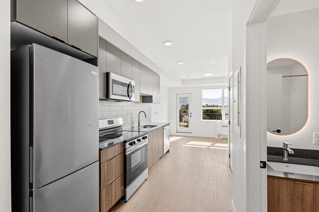 1110 Lawson Av