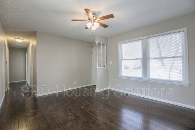 Photo - 1215 N Cedarcrest Dr
