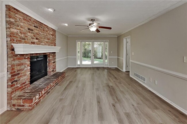Photo - 3867 Buckland Dr SW