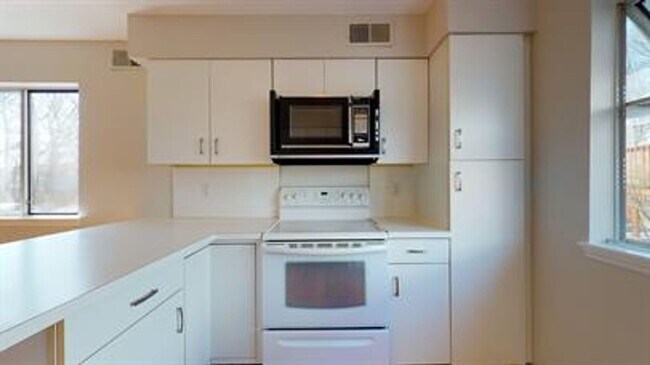 Photo - 2 Bedroom 2.5 Bath Townhouse