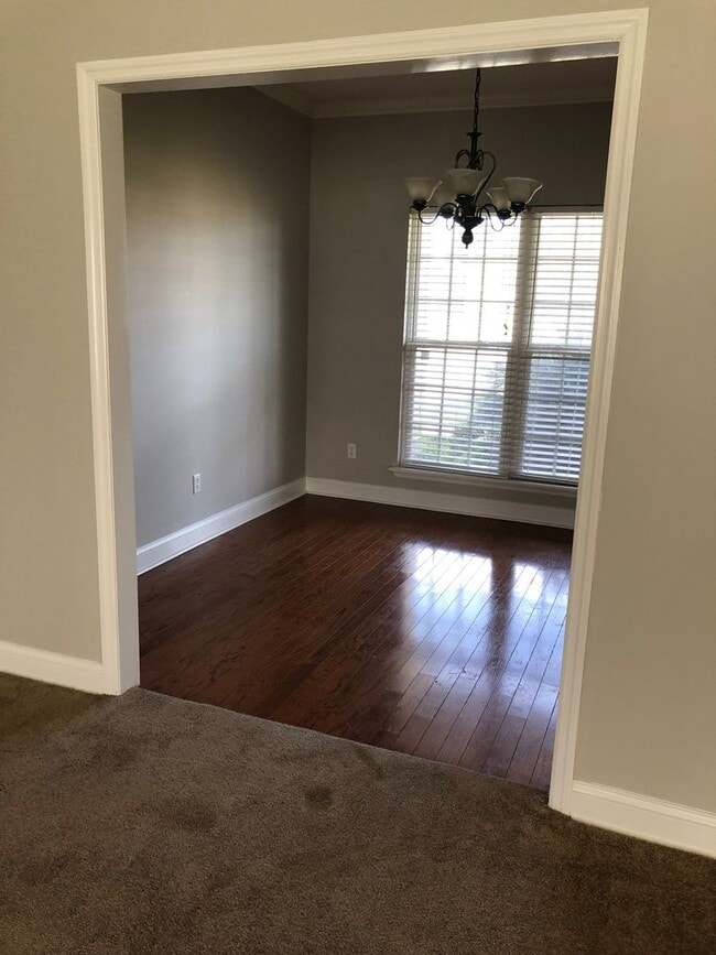 Photo - 112 Huntingdon Dr