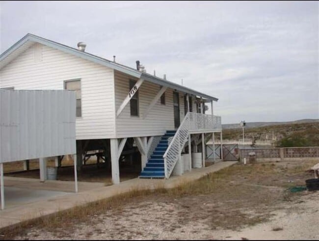 Building Photo - 108 Canyon Dr