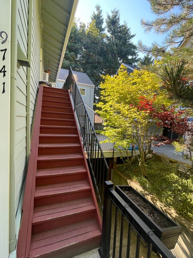 Photo - 9741 Woodlawn Ave N Unidad A