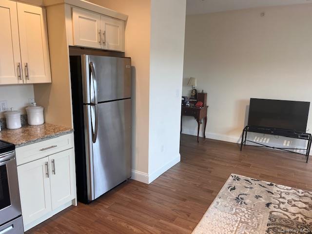 Photo - 333 W Montauk Hwy