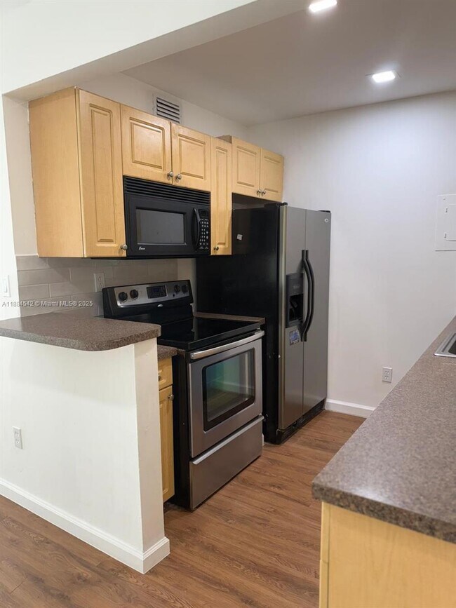 Photo - 10794 N Kendall Dr Unit B18
