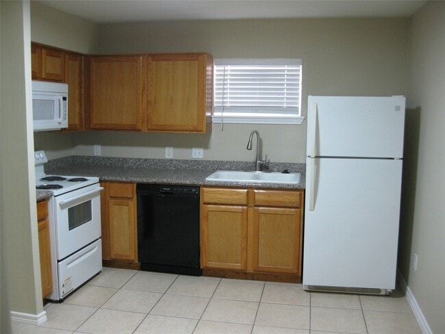 Photo - 3010 Oakdale St Unit 4