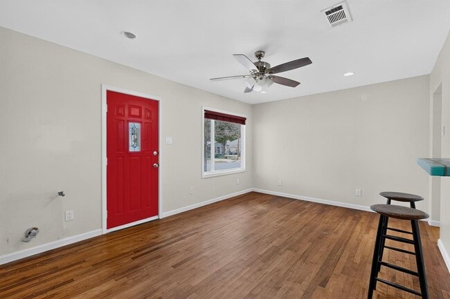 Photo - 4711 Alf Ave