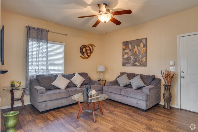 2HAB, 2BA - 1,065 ft²