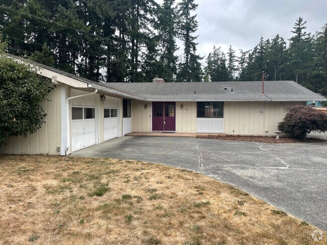 Building Photo - Spacious Single Story 3 Bedroom Home in To...
