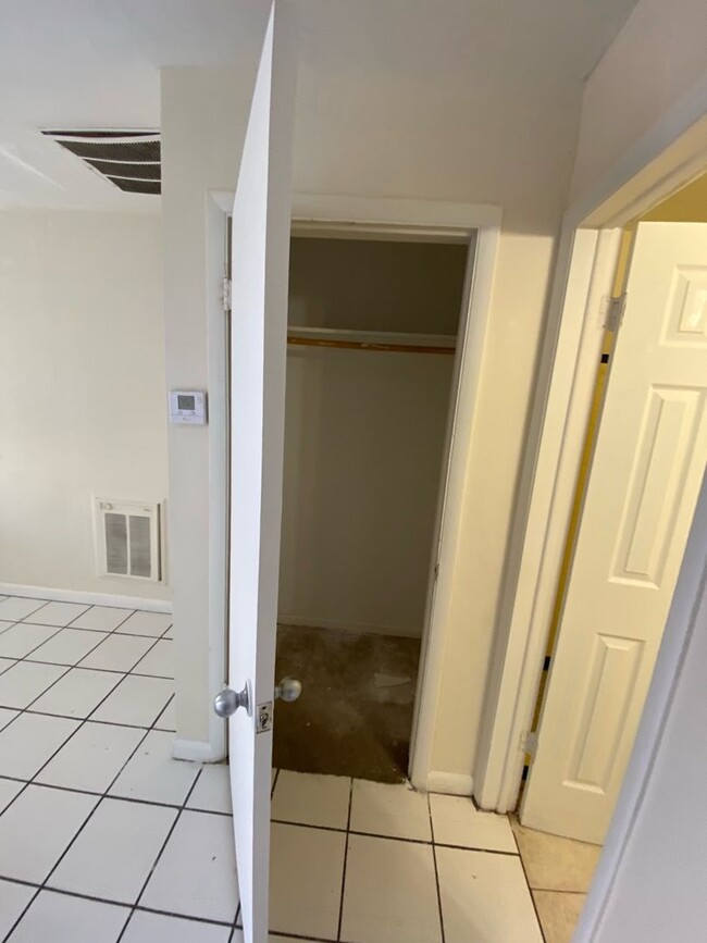 Photo - 139 W 28th St Unit MIddle B