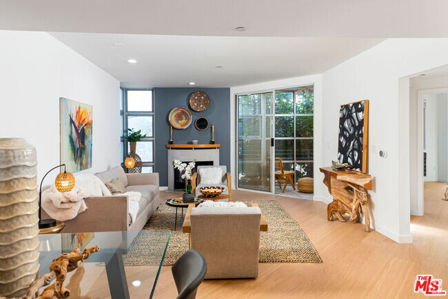 Building Photo - 171 N Church Ln Unit 209 Rental