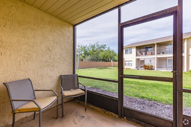 2 BR, 2 BA - 1,035SF - Patio