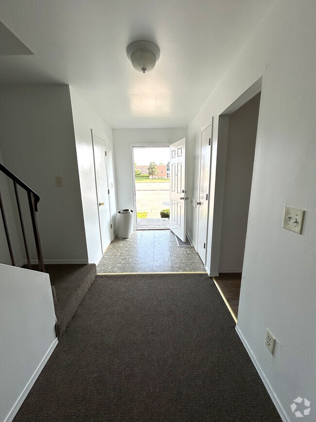 Building Photo - 950 Edgar Dr Rental