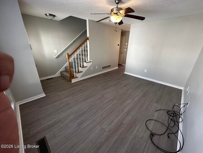 402 Clare Ln Unit 402