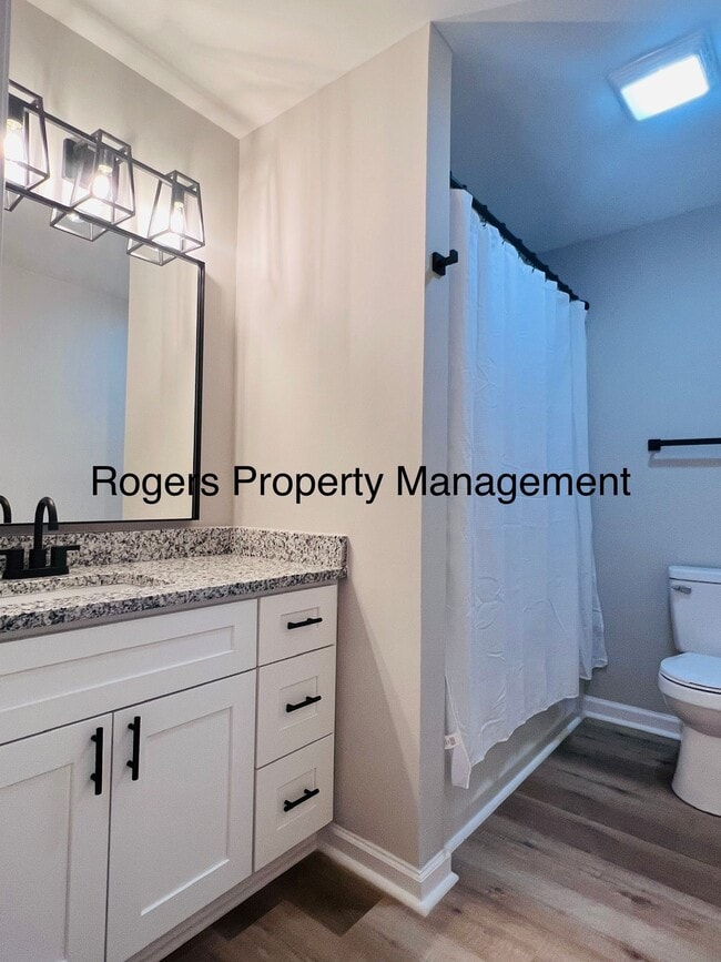 Photo - Renovated Apartment - Comfy and Convenient Unidad Coleman D