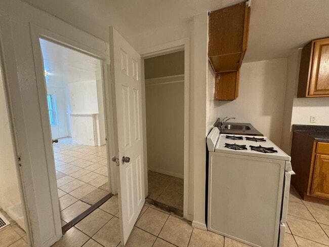 Photo - 860 Herkimer St Unit 1
