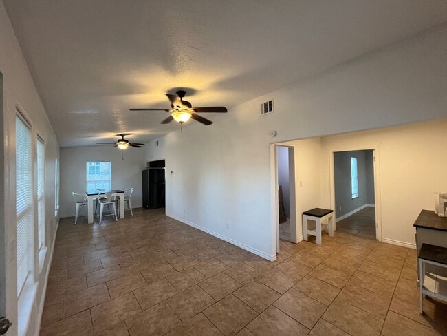 Photo - TULOSO MIDWAY WITH WATER AND ELECTRIC INCLUDED!!