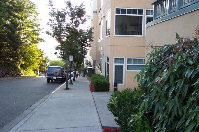 Photo - Gorgeous 1-BR + Den, Downtown Kirkland Condo, Steps to the Lake! Unit 225