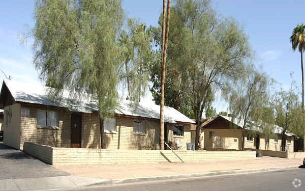Plaza Del Torre - Plaza Del Torre Apartments