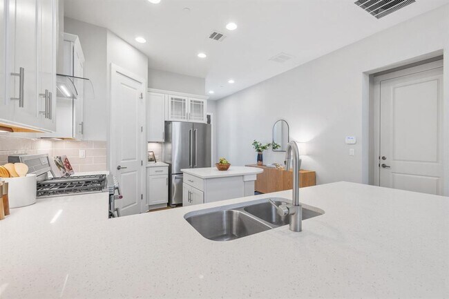 Photo - 4323 Spicewood Springs Rd Unidad 9