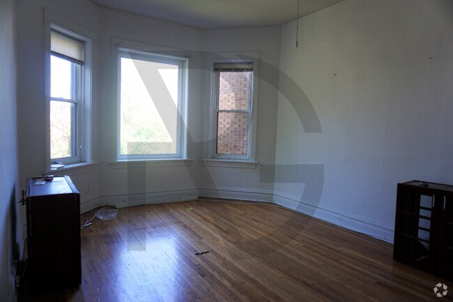 Building Photo - 3818 N Sheffield Ave Unit #3818-3 Rental