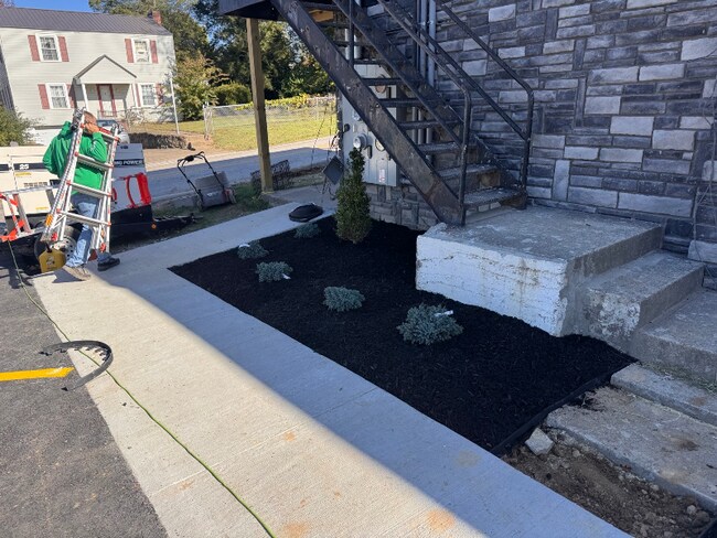 Building Photo - 404 High St Unit 7