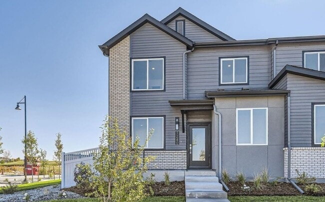 Brand new 3 bedroom 3 bathroom townhome - Brand new 3 bedroom 3 bathroom townhome
