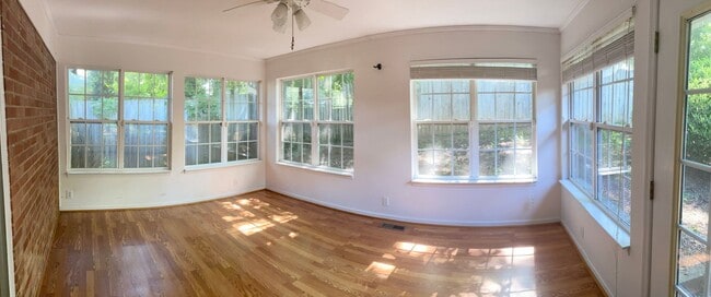 Photo - SINGLE FAMILY HOME IN THE CITY