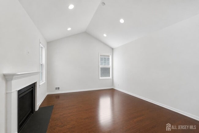 Photo - 133 Savoth Ln