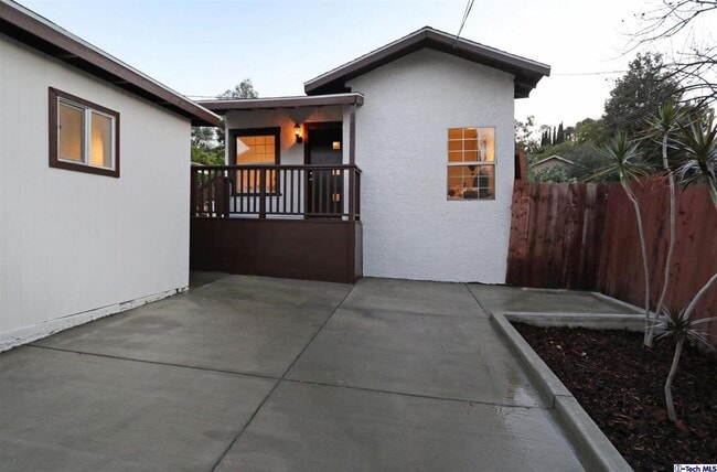 Front view - 987 El Paso Dr Casa