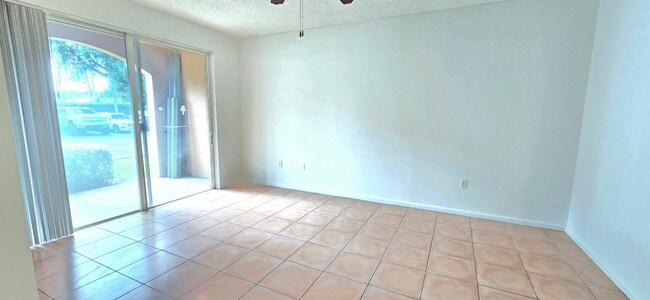 Photo - 1000 Scotia Dr Unit 106