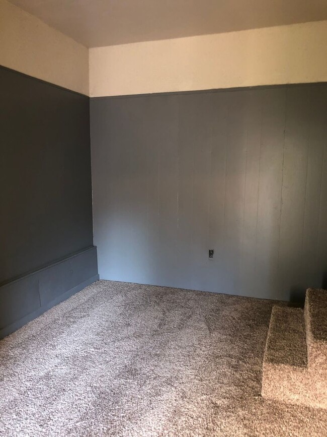 Photo - Cute 3-4 bed room, 1 bath home for rent in...