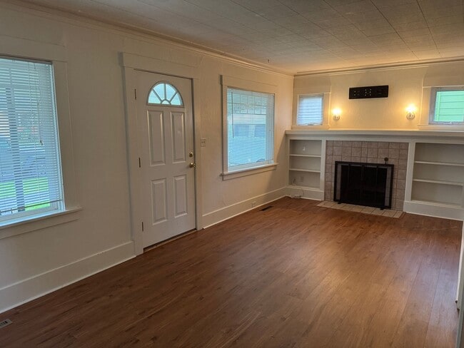 Photo - Charming 2 Bedroom 1 Bathroom Located in the Heart of the Beaumont-Wilshire Area!!