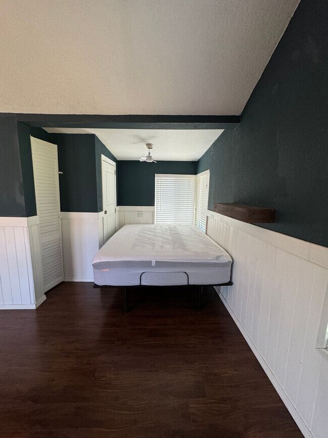 Photo - Hard to find studio with all utilities included and fenced yard!