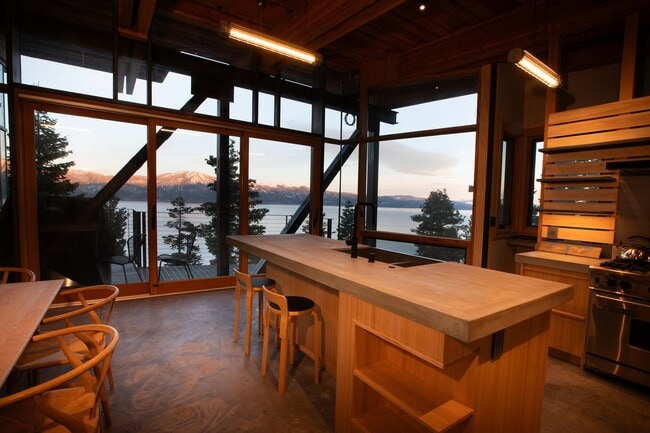 Photo - Architectural gem