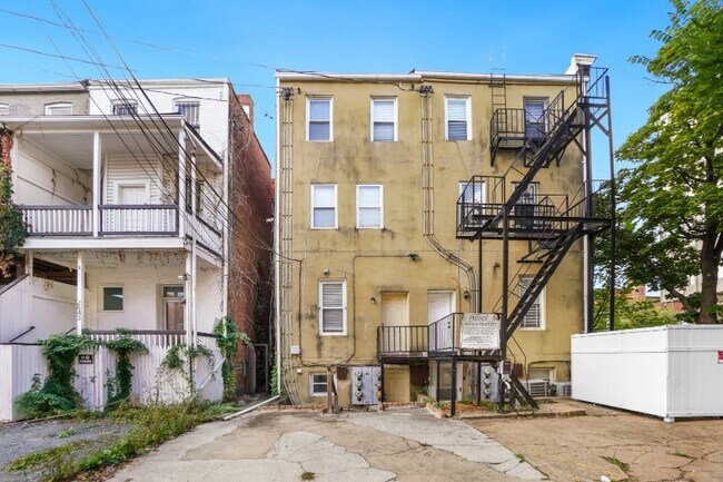 Photo - 2645 N Charles St Unit B