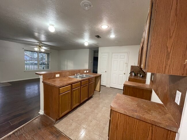 Photo - 7606 Habermacher