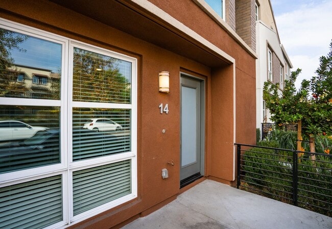 Photo - 2700 E Chaucer St Unidad 14