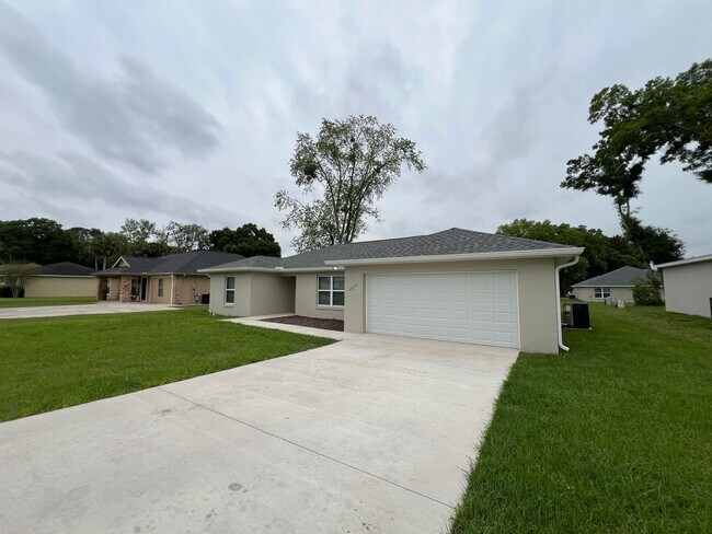 Photo - Available now! Beautiful 3 BD/2BA Home in Belleview!!