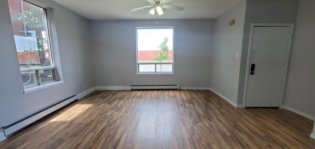 Photo - 520 Egerton St
