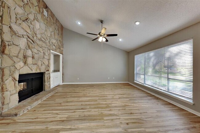 Photo - 542 Enchanted Hollow Dr