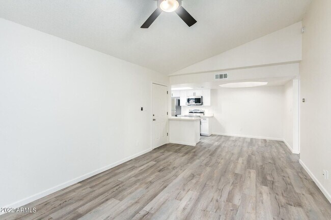 Photo - 2855 S Ext Rd Unidad 212