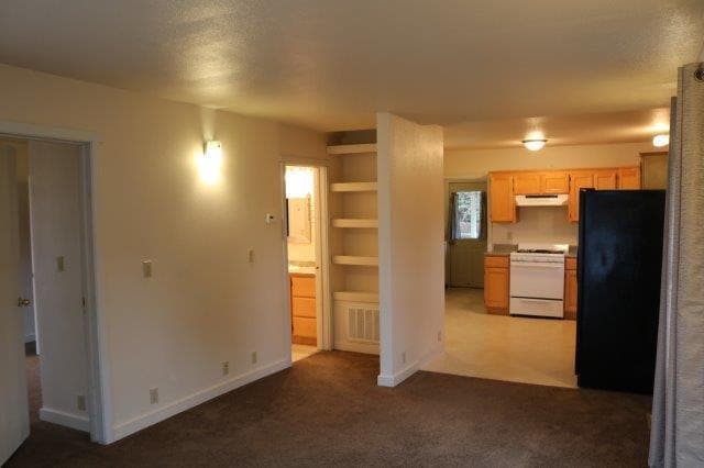 Photo - Near Sequoia Zoo and Park, Cozy 2/1 with l...