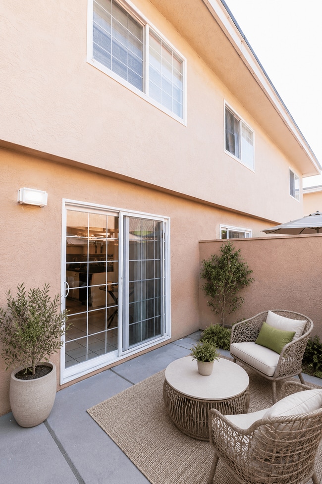Some images have been virtually staged for illustrative purposes. Apartments are leased unfurnished.