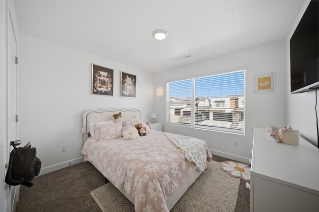 Photo - Extra Space, Extra Comfort! 5 Bedroom Home With Bonus Den in Long Valley!